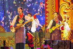 The WASV cultural group performing a Tibetan Dance from Tingri.