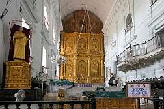 Interior of the Se Cathedral, (Sé Catedral de Santa Catarina), the cathedral of the Latin Church Archdiocese of Goa and Daman.