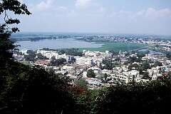 The town of Palani, seen from the Dhandayuthapani Swamy Temple (Malai Kovil),