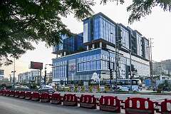 The Yashoda Hospital along HITEC City Main Road in HITEC City, a busy tech industry hub northwest of the old city of Hyderabad.